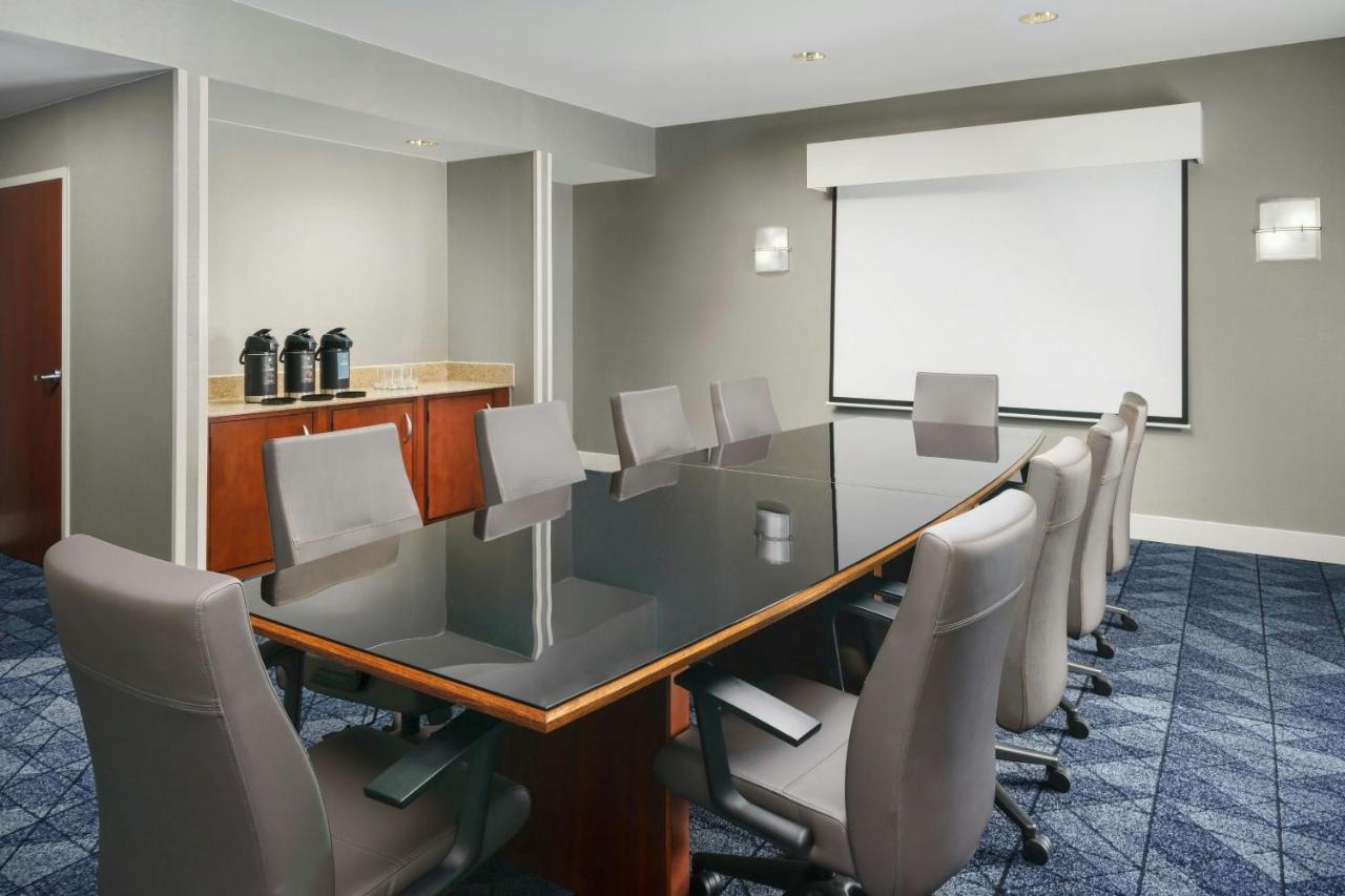 | Courtyard Hartford Farmington