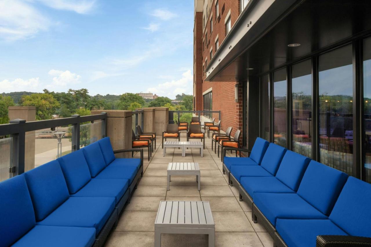 | Courtyard by Marriott Akron Downtown
