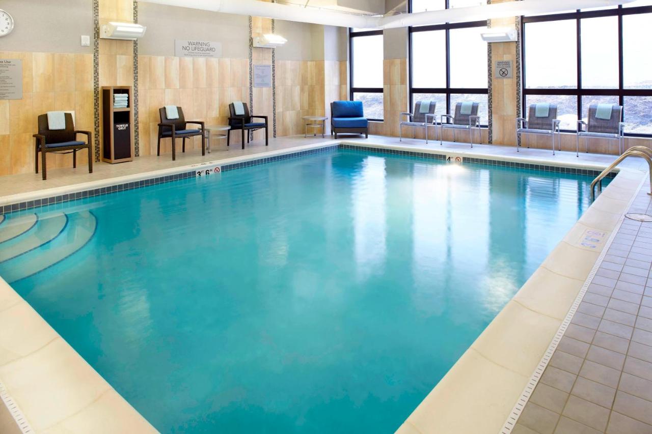 | Courtyard by Marriott Akron Downtown