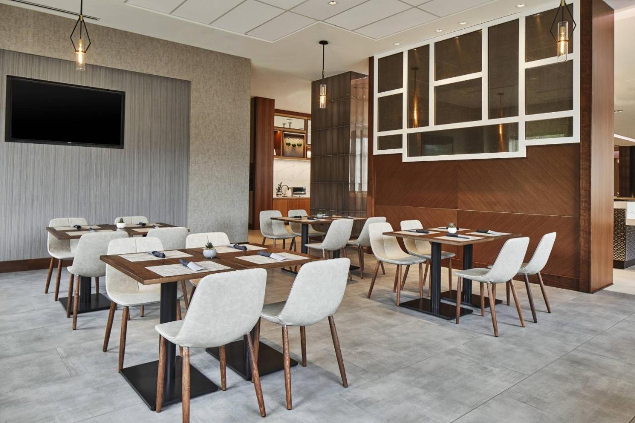 | AC Hotel by Marriott Atlanta Airport Gateway