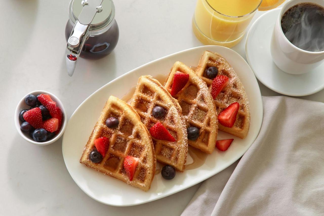 | AC Hotel by Marriott Atlanta Airport Gateway