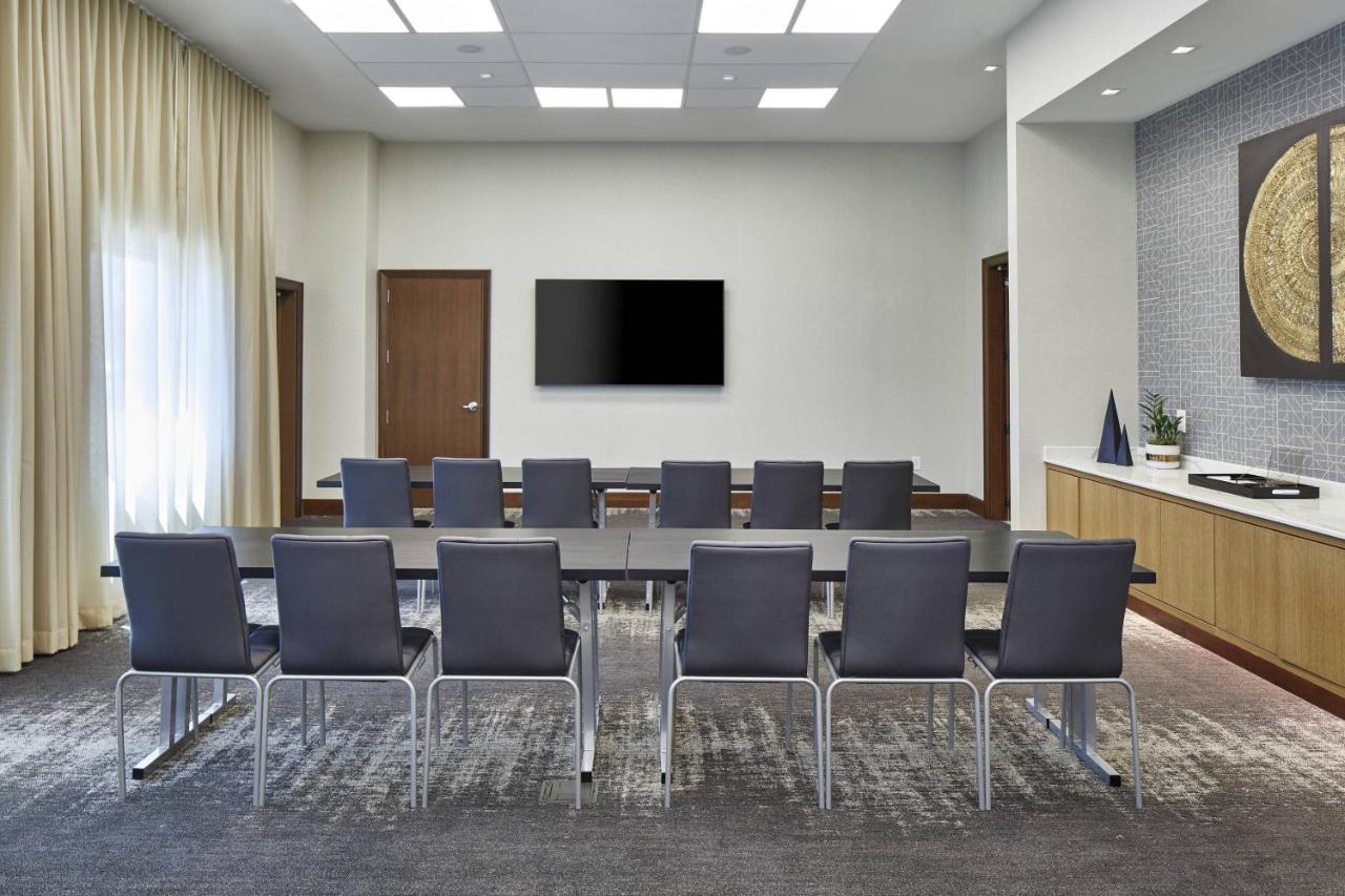 | AC Hotel by Marriott Atlanta Airport Gateway