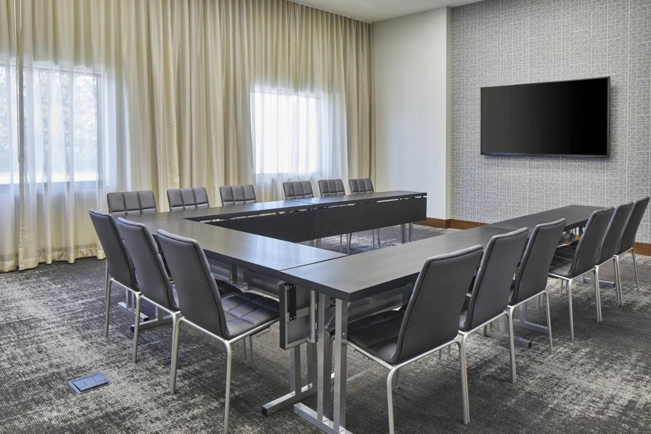 | AC Hotel by Marriott Atlanta Airport Gateway