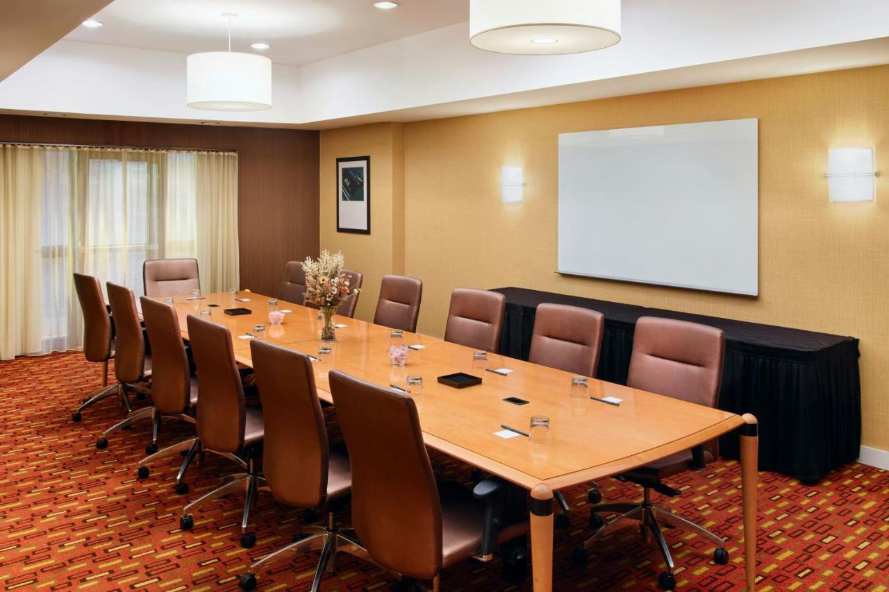  | Courtyard by Marriott Akron Stow