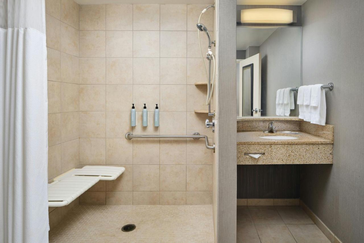  | Courtyard by Marriott Akron Stow