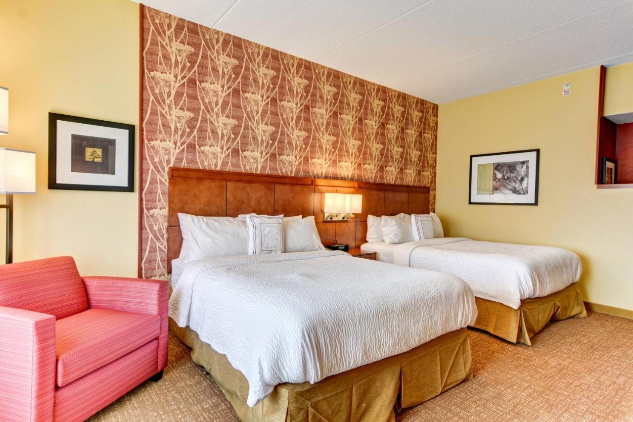 Queen Room with Two Queen Beds at Courtyard by Marriott Bridgeport Clarksburg