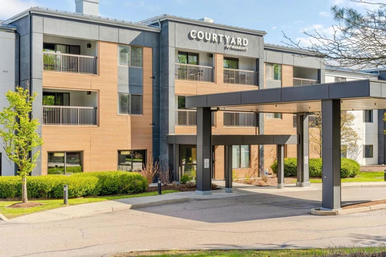 | Courtyard Burlington Williston