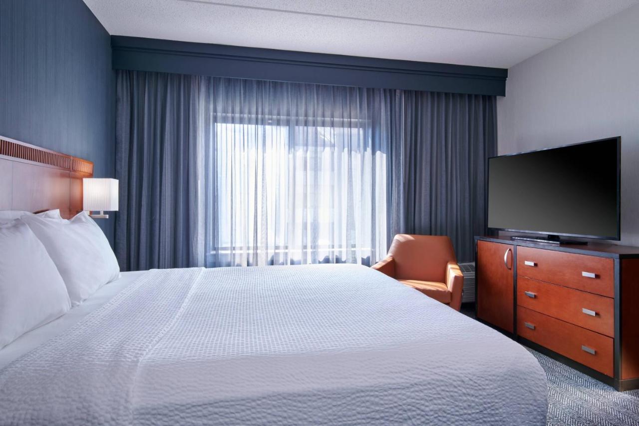 | Courtyard Chicago Lincolnshire