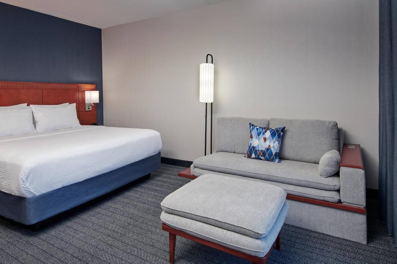 | Courtyard Chicago Lincolnshire
