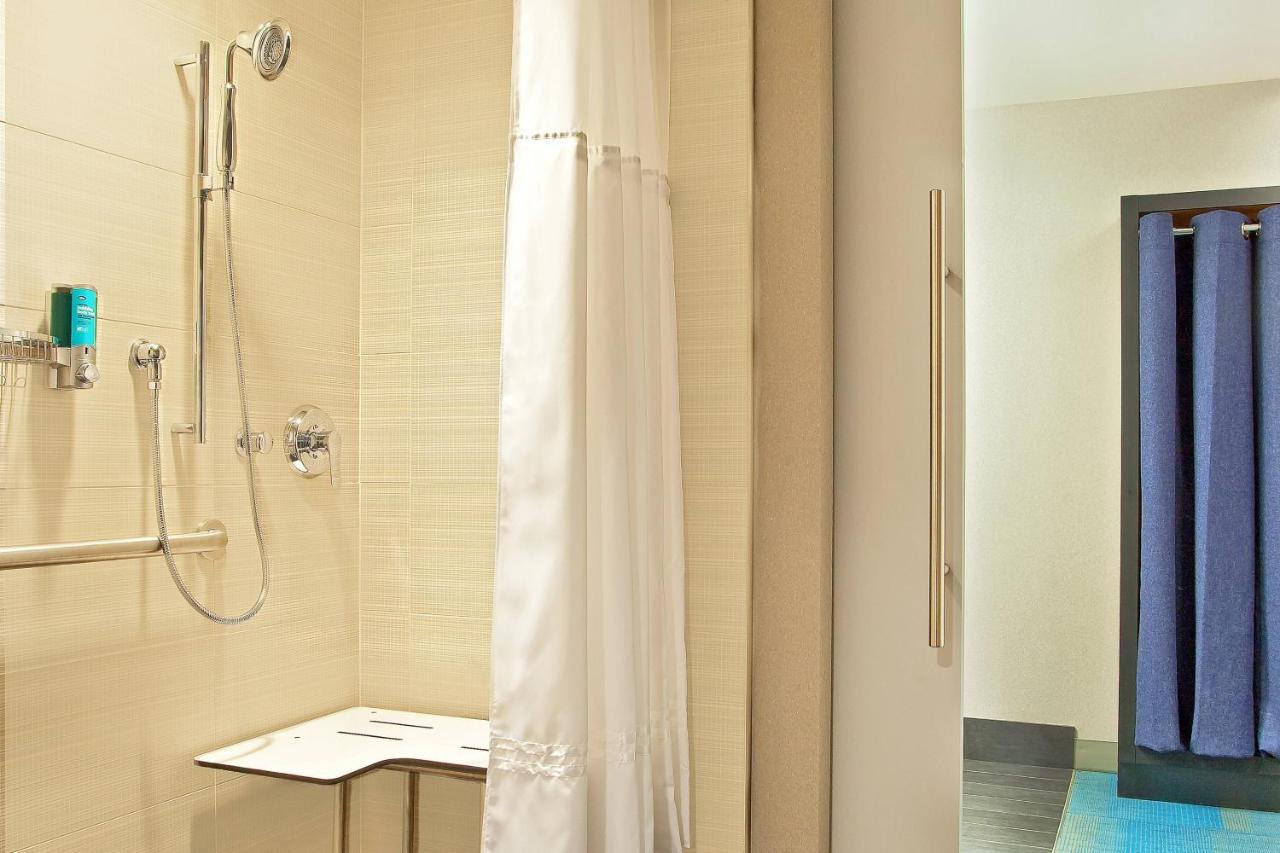 Traditional Queen Room with Two Queen Beds and Roll-in Shower - Mobility and Hearing Accessible at Aloft by Marriott Chicago Downtown River North