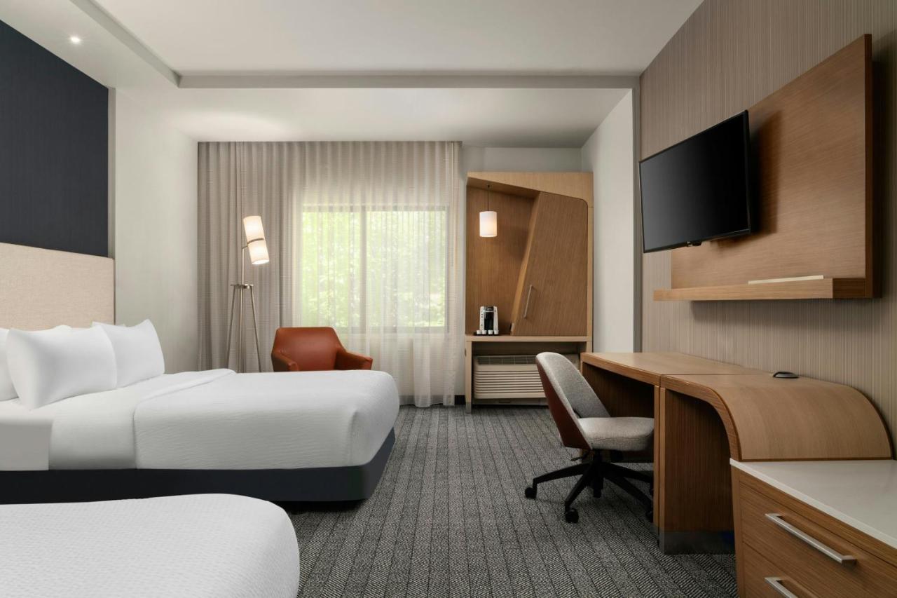 Queen Room with Two Queen Beds at Courtyard by Marriott Denver North/Westminster