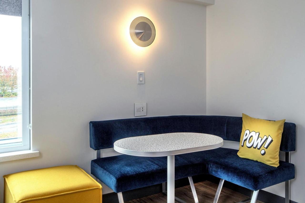 King Room at Aloft by Marriott Framingham