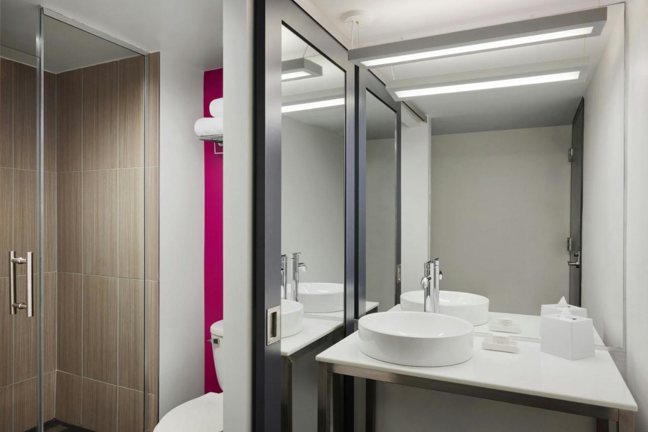 | Aloft Atlanta Downtown