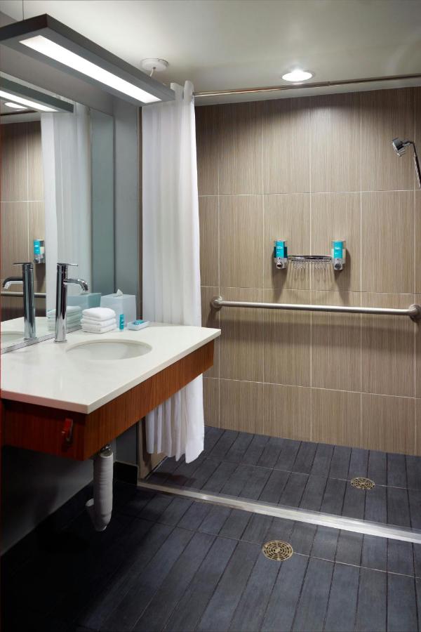 | Aloft Atlanta Downtown