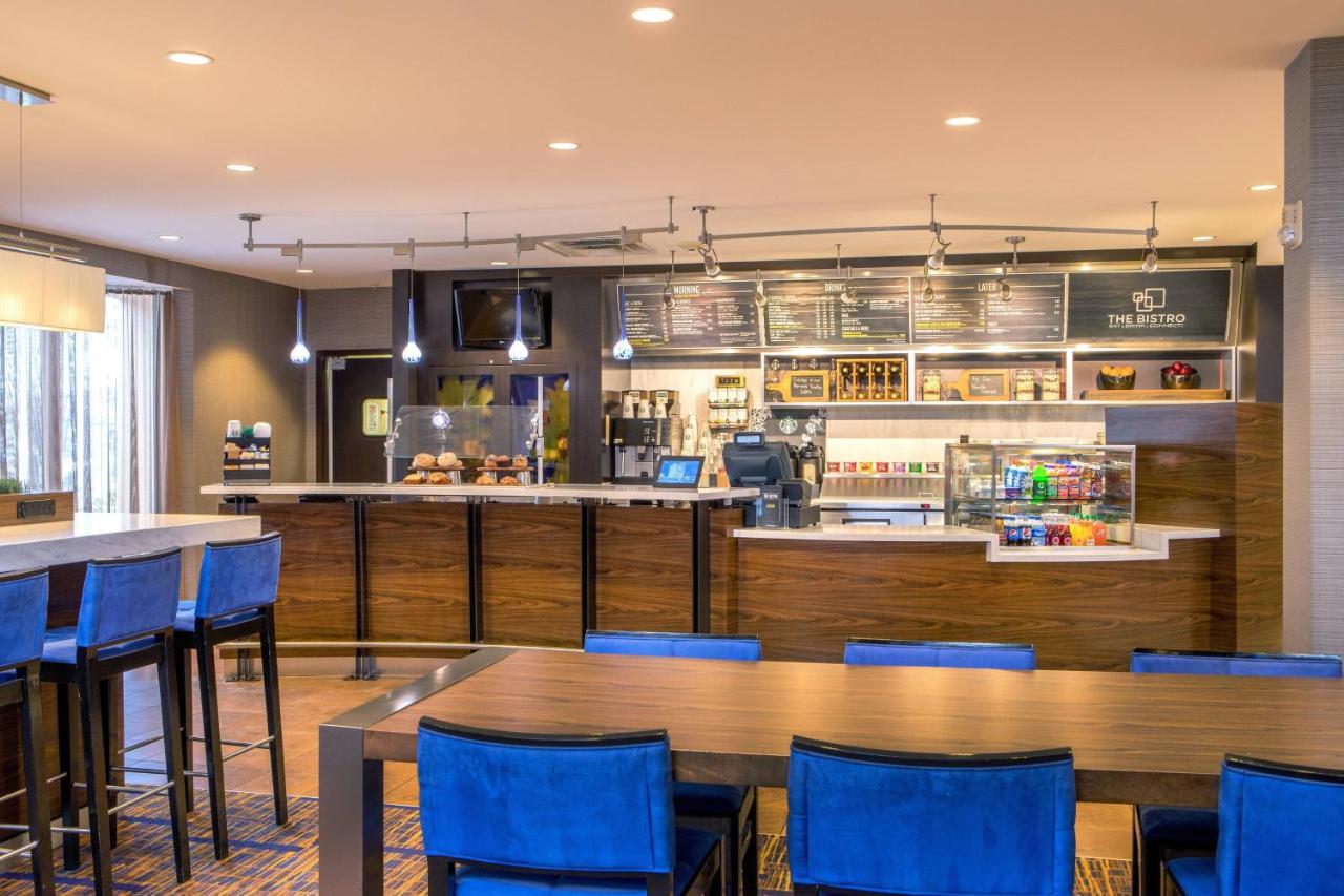 | Courtyard Hartford Manchester