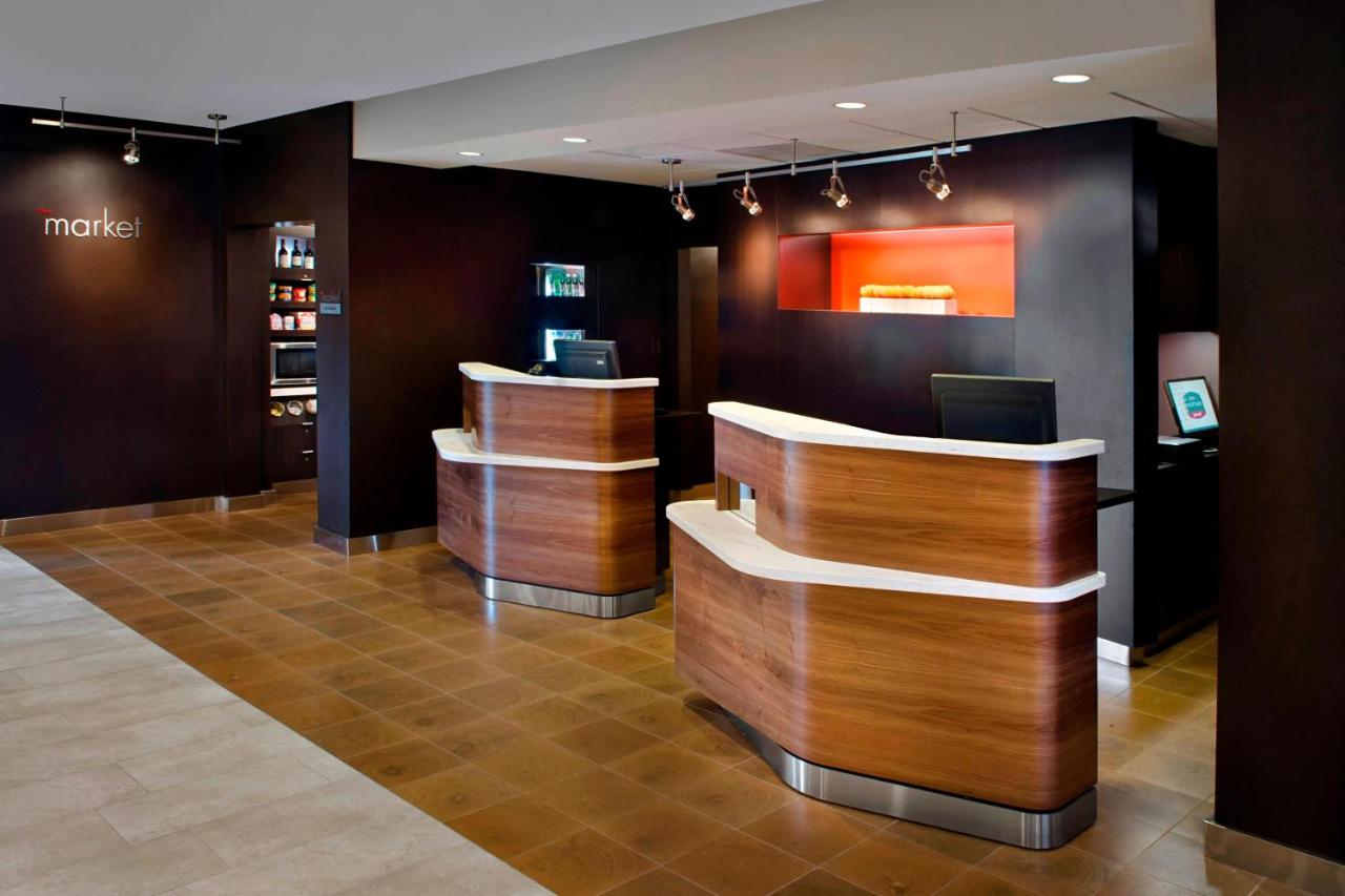 | Courtyard By Marriott Hartford Windsor Airport