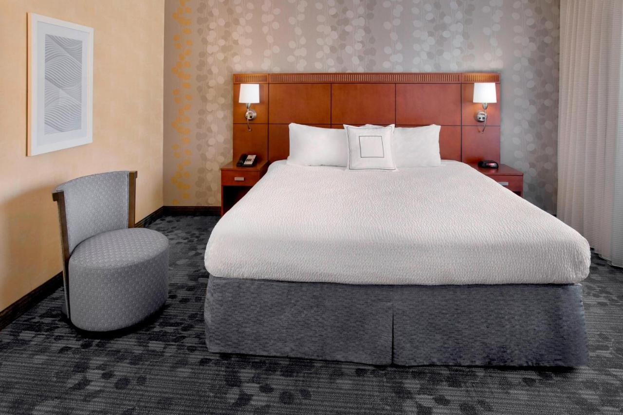 | Courtyard By Marriott Hartford Windsor Airport
