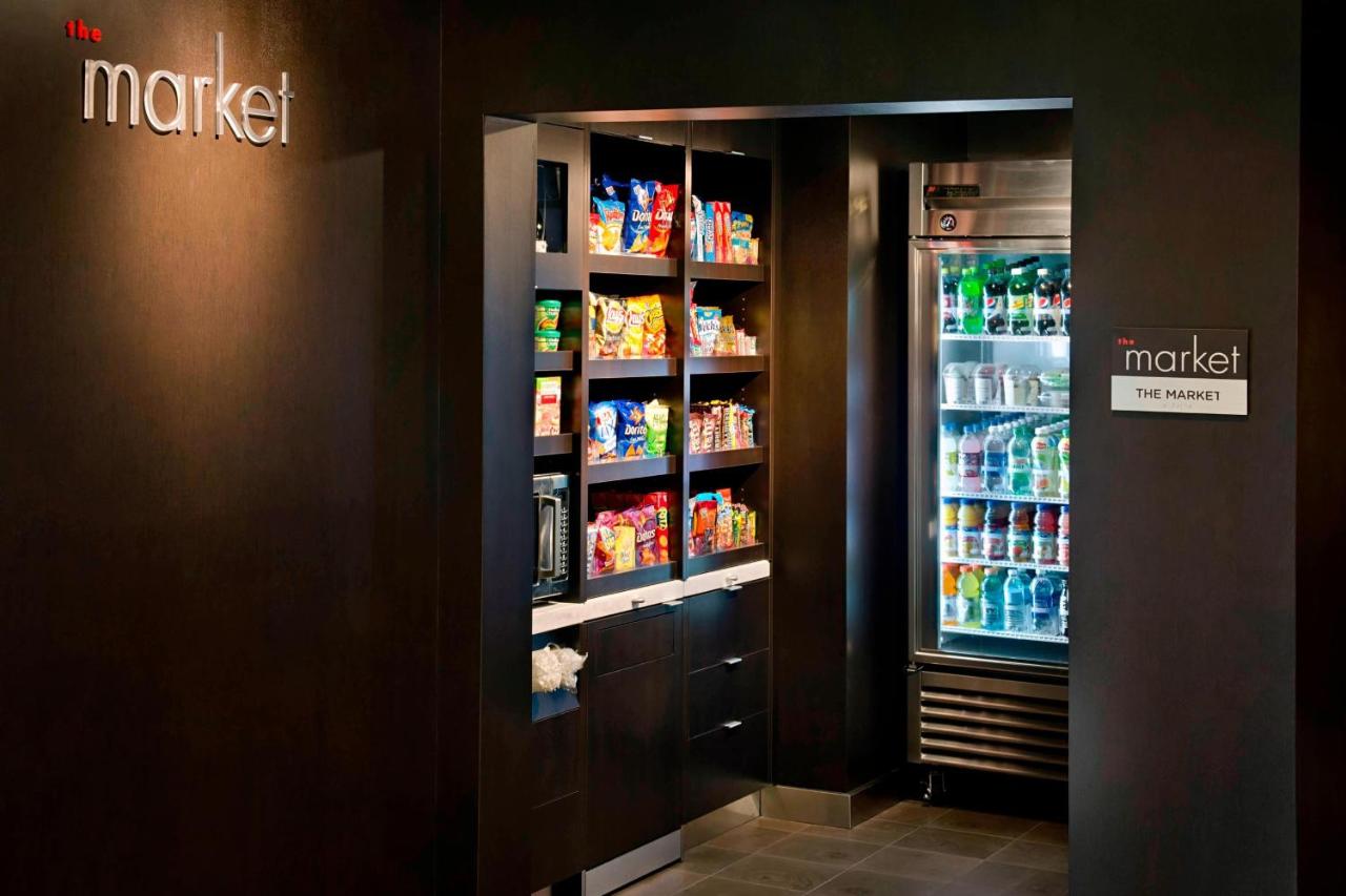 | Courtyard By Marriott Hartford Windsor Airport