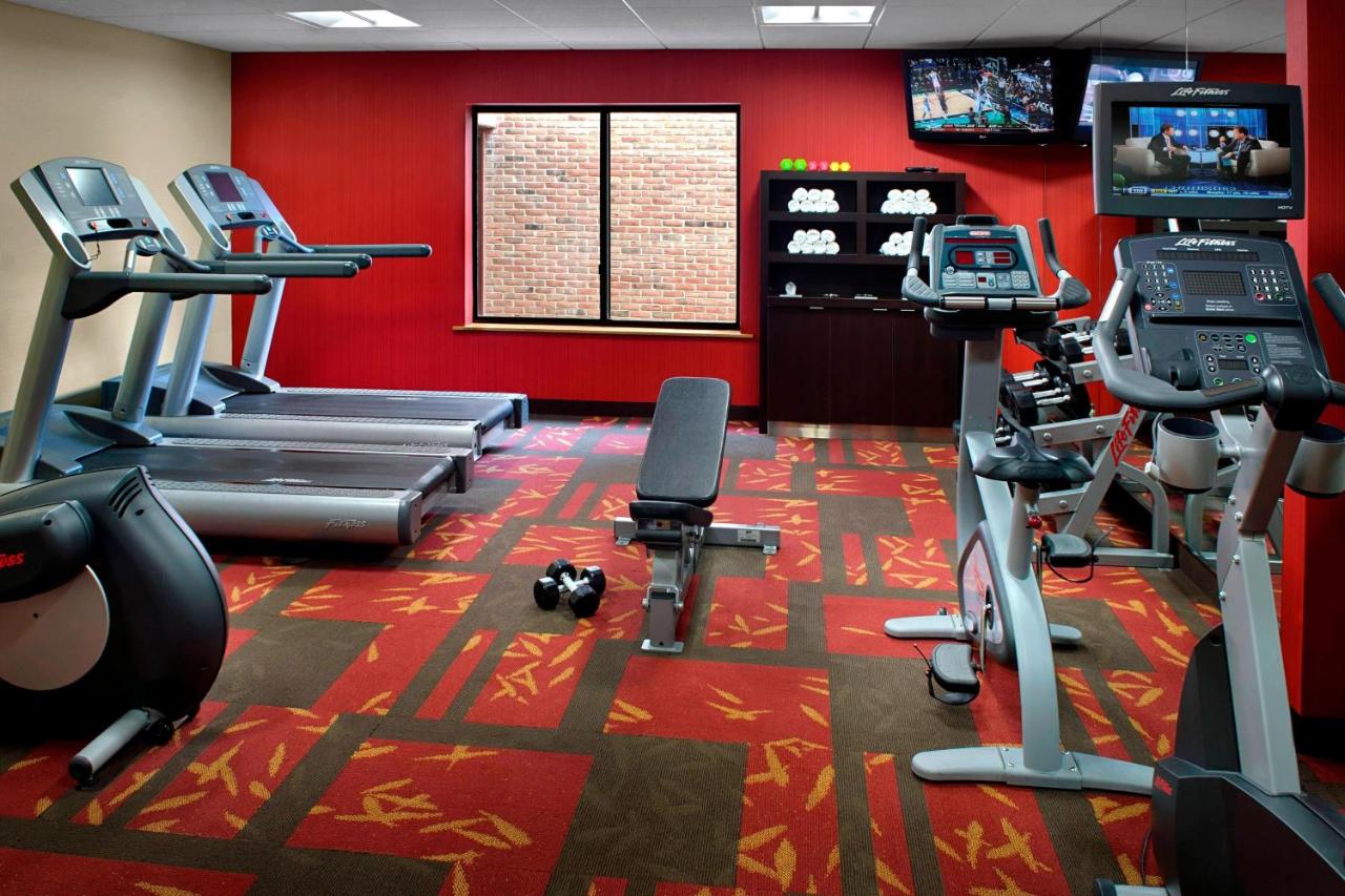 | Courtyard By Marriott Hartford Windsor Airport