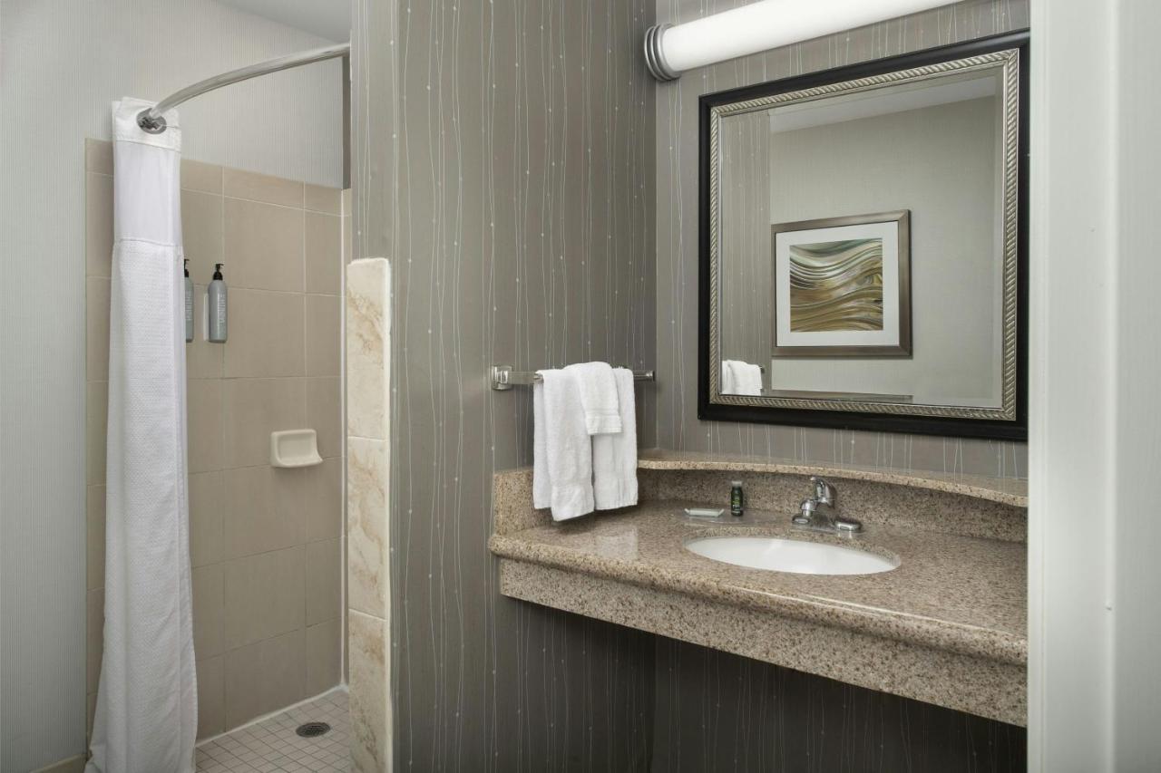 King Suite with Sofa Bed at Courtyard by Marriott Chico