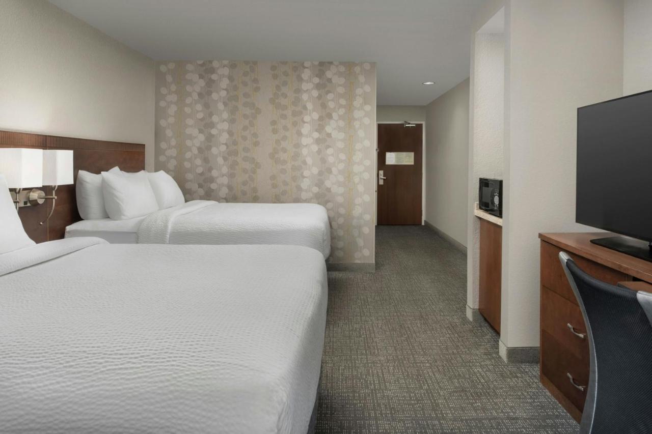 Queen Room with Two Queen Beds at Courtyard by Marriott Chico