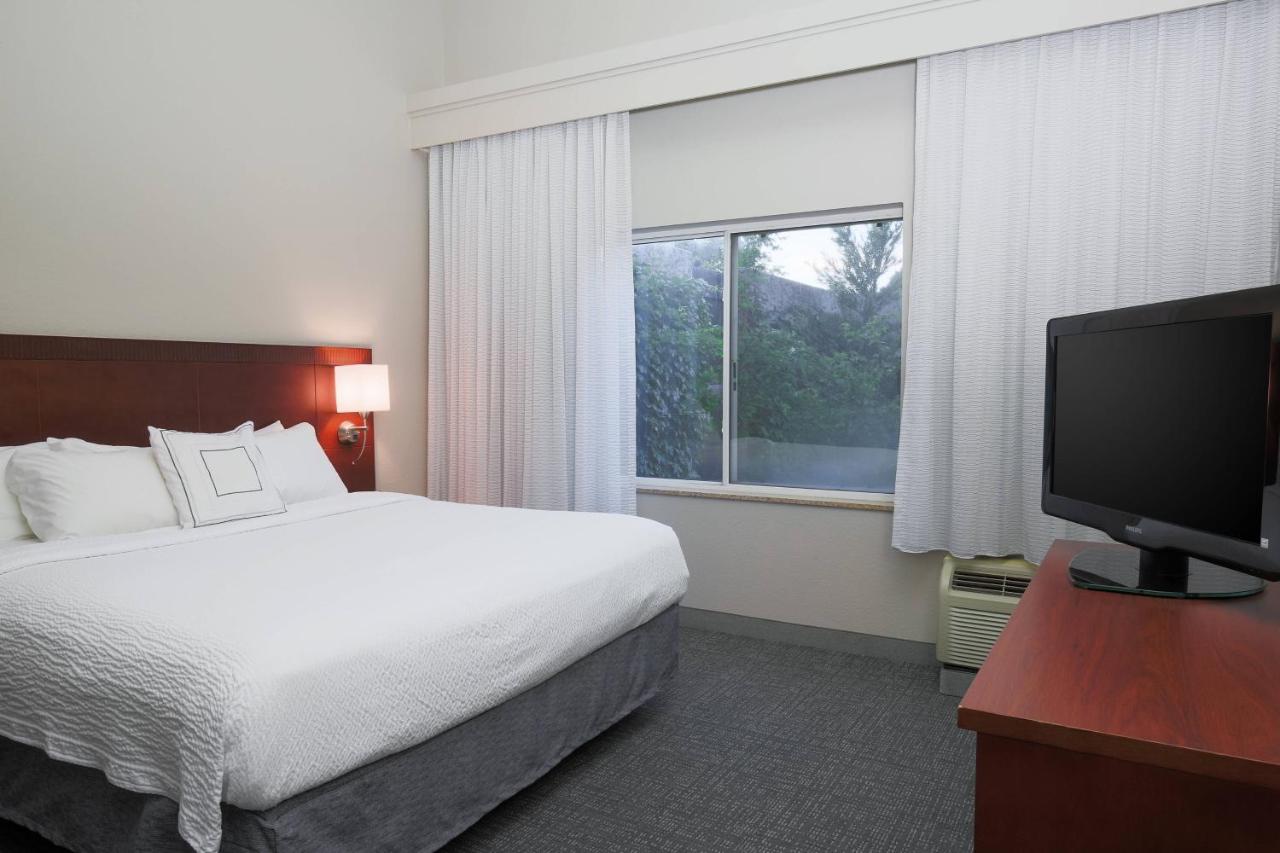 | Courtyard by Marriott Chico