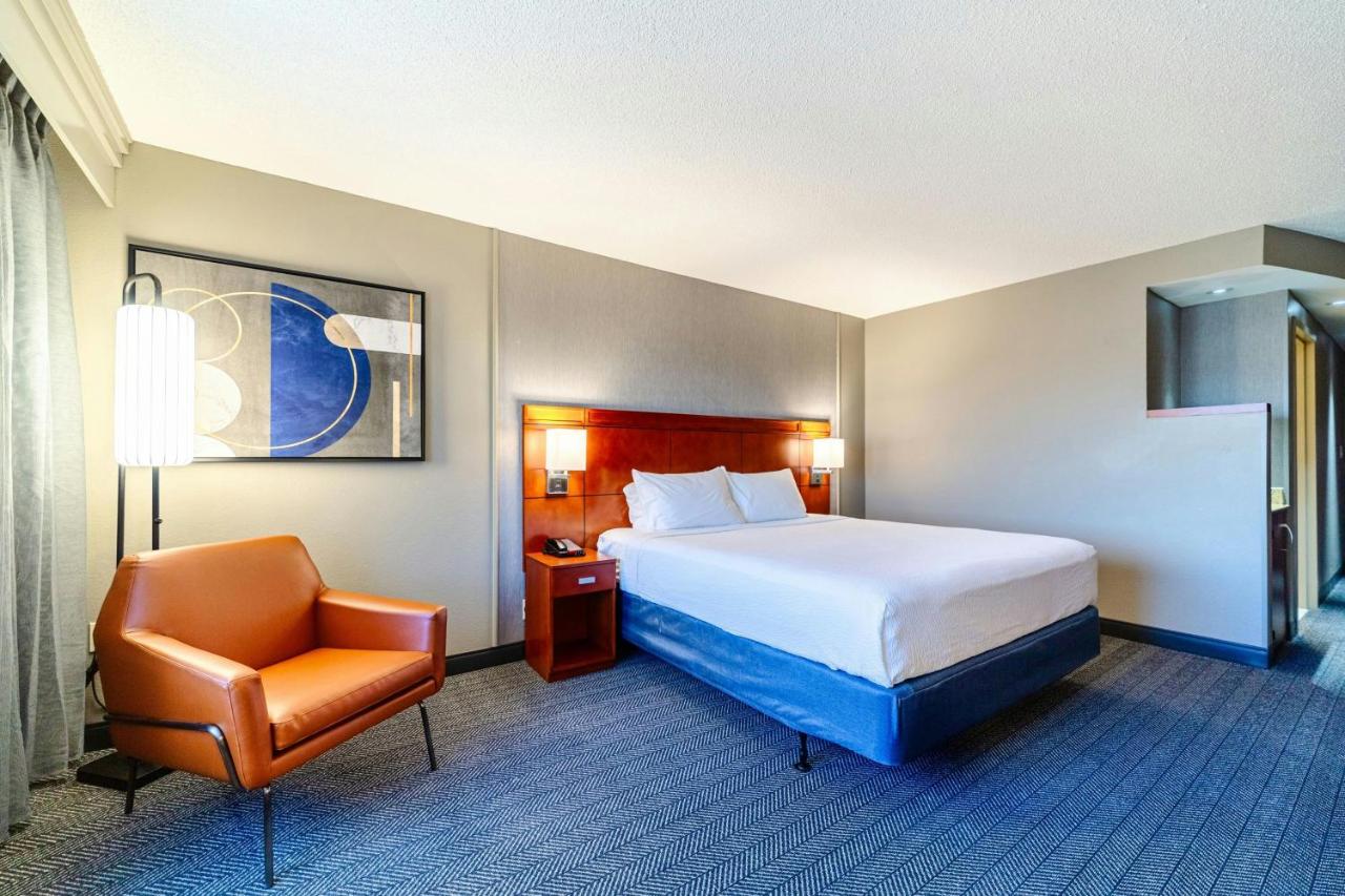 | Courtyard Biloxi North/D'Iberville