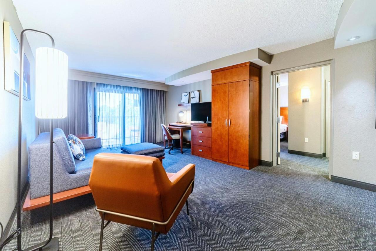 | Courtyard Biloxi North/D'Iberville