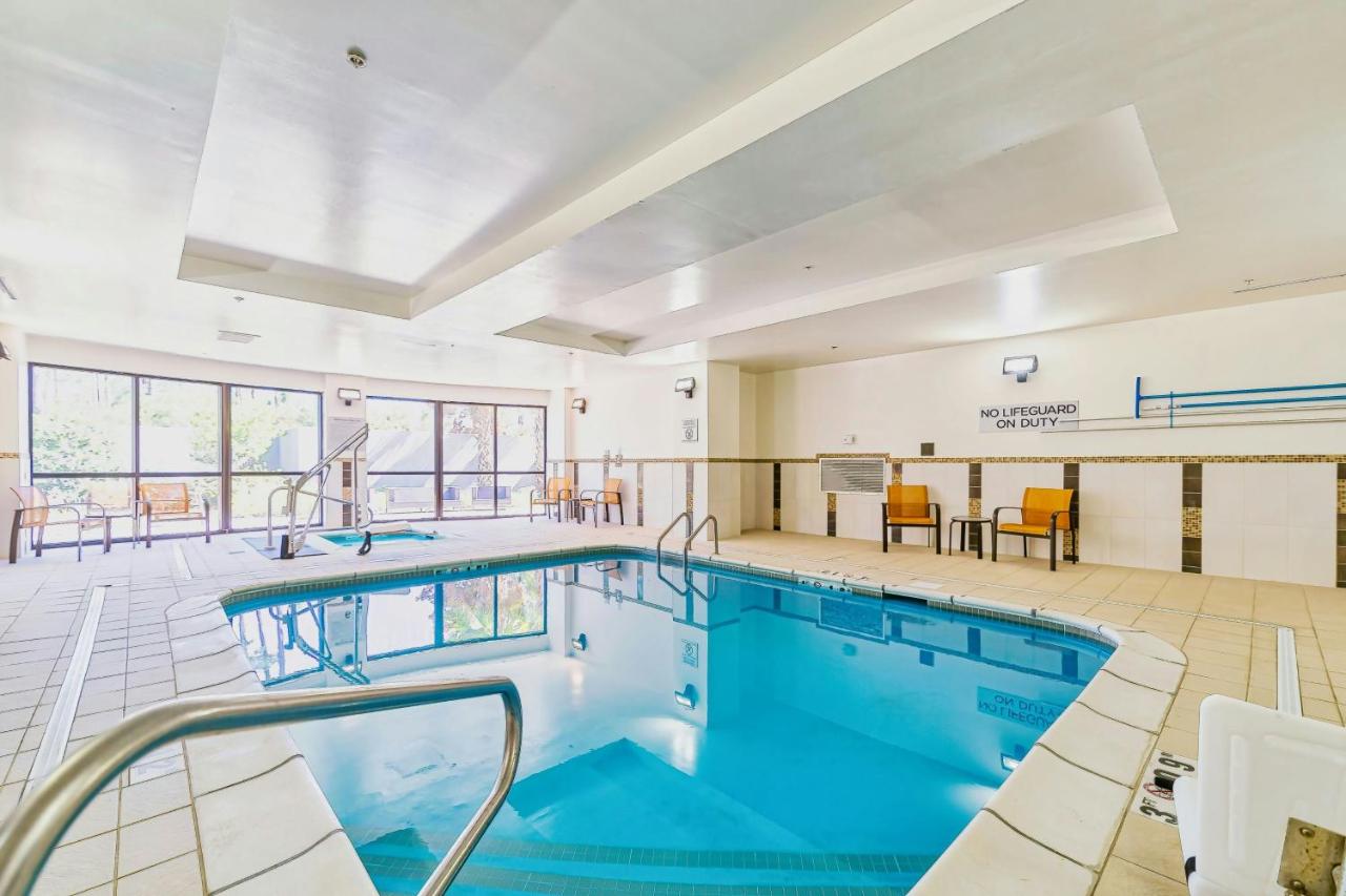 | Courtyard Biloxi North/D'Iberville