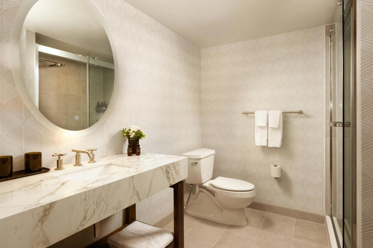 Deluxe King Room at Viewline Resort Snowmass, Autograph Collection