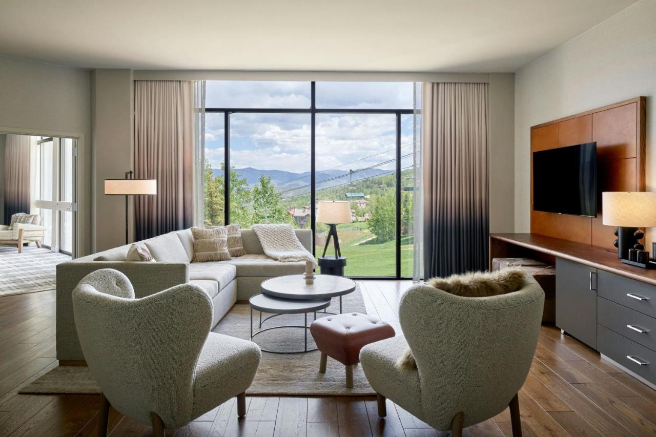 One-Bedroom Premium King Suite with Mountain View at Viewline Resort Snowmass, Autograph Collection