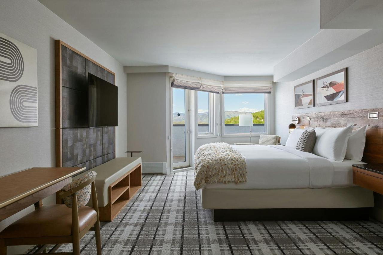 One-Bedroom Premium King Suite with Mountain View at Viewline Resort Snowmass, Autograph Collection