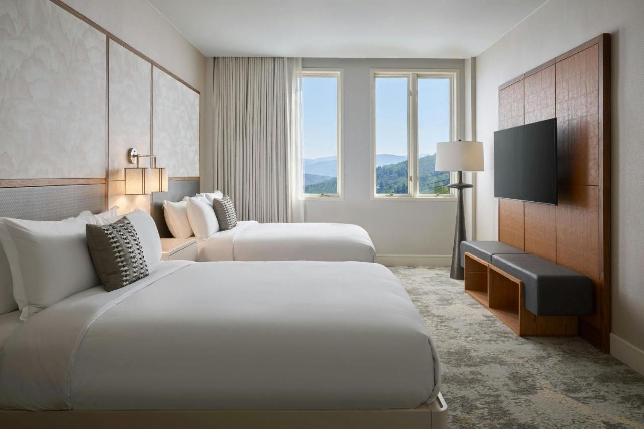| Viewline Resort Snowmass, Autograph Collection