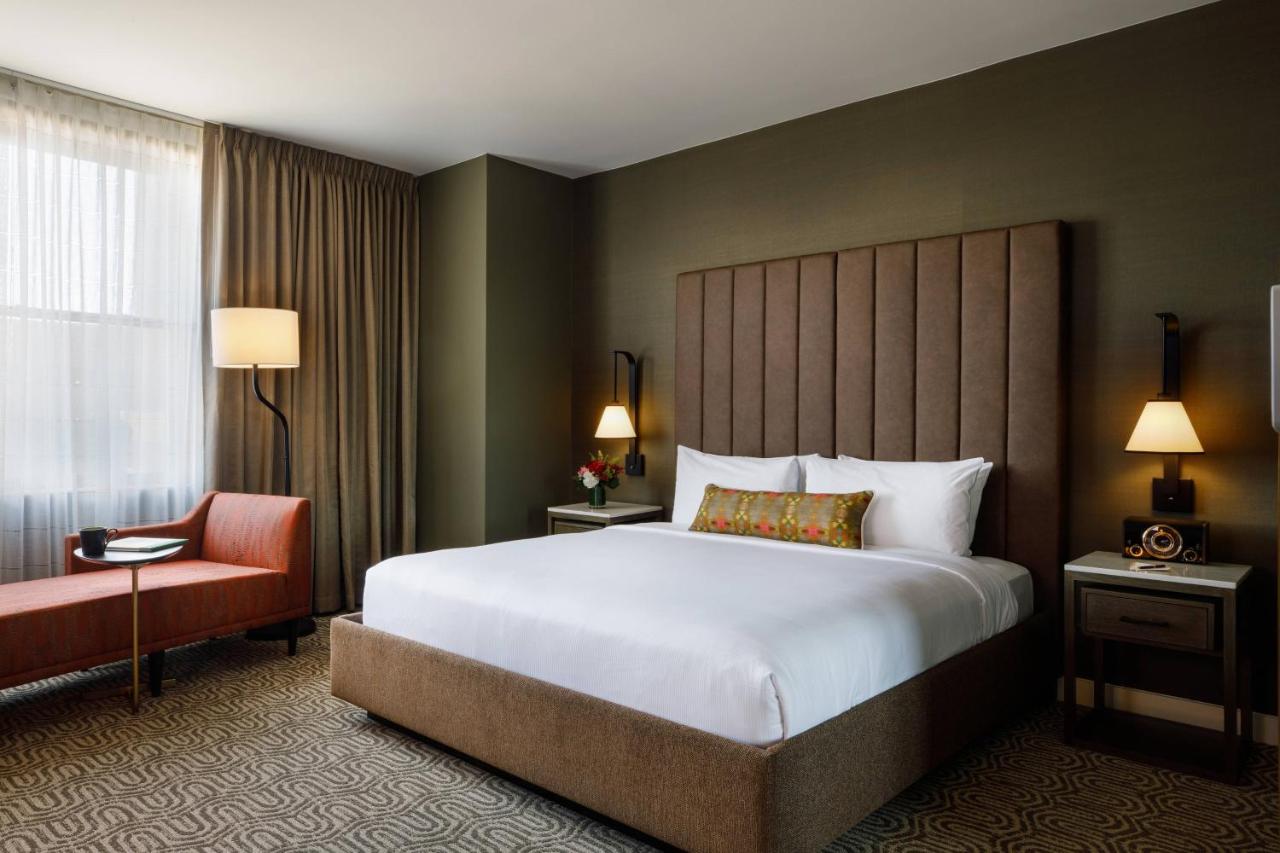 Deluxe King Room at Hotel Vin, Grapevine, Autograph Collection