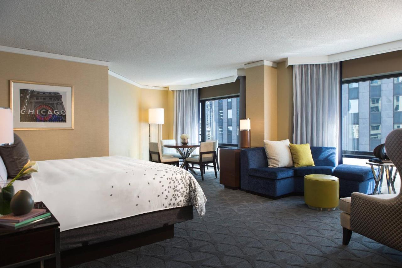 Junior Suite, 1 King, City view at Renaissance Chicago Downtown Hotel
