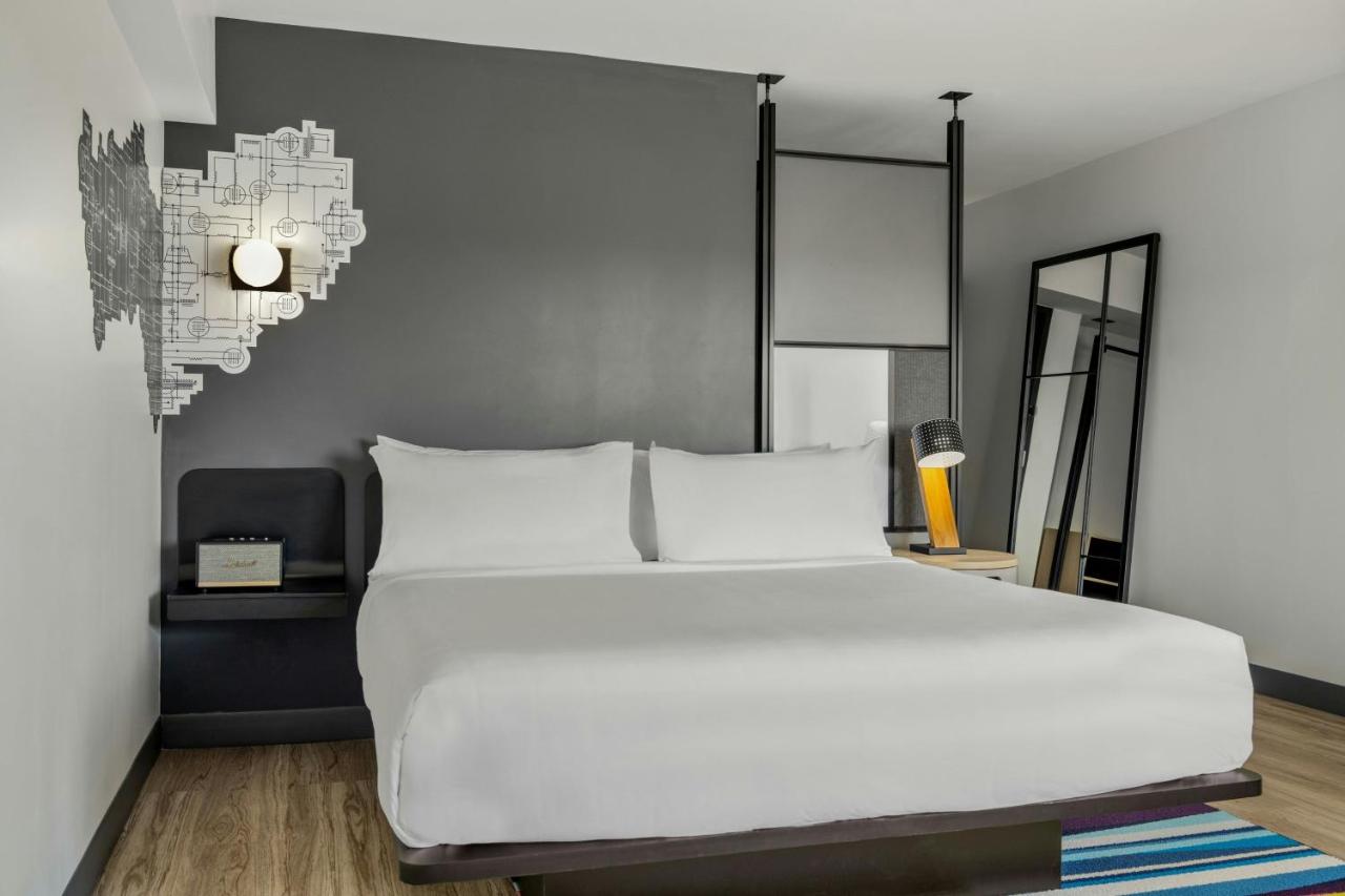 King Room with Roll-in Shower - Mobility and Hearing Accessible at Aloft by Marriott Chicago Schaumburg