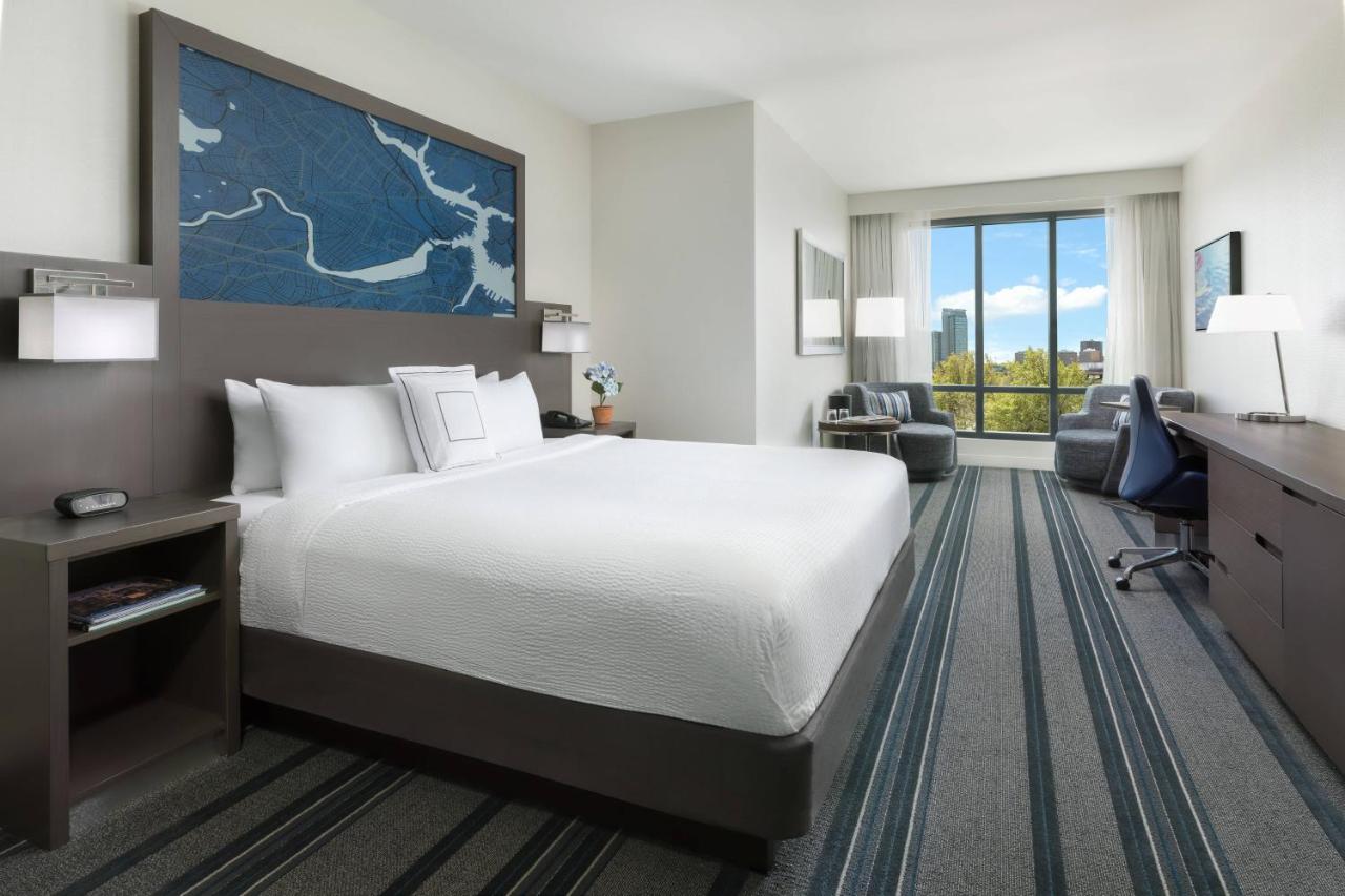 Deluxe King Guest Room at Courtyard by Marriott Boston-Cambridge