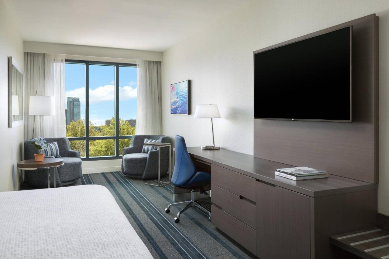 Deluxe King Guest Room at Courtyard by Marriott Boston-Cambridge