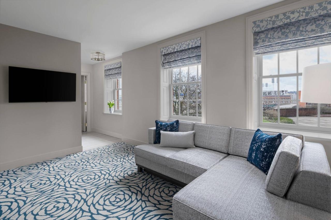 Larger Guest room, 1 King at The Lytle Park Hotel, Autograph Collection