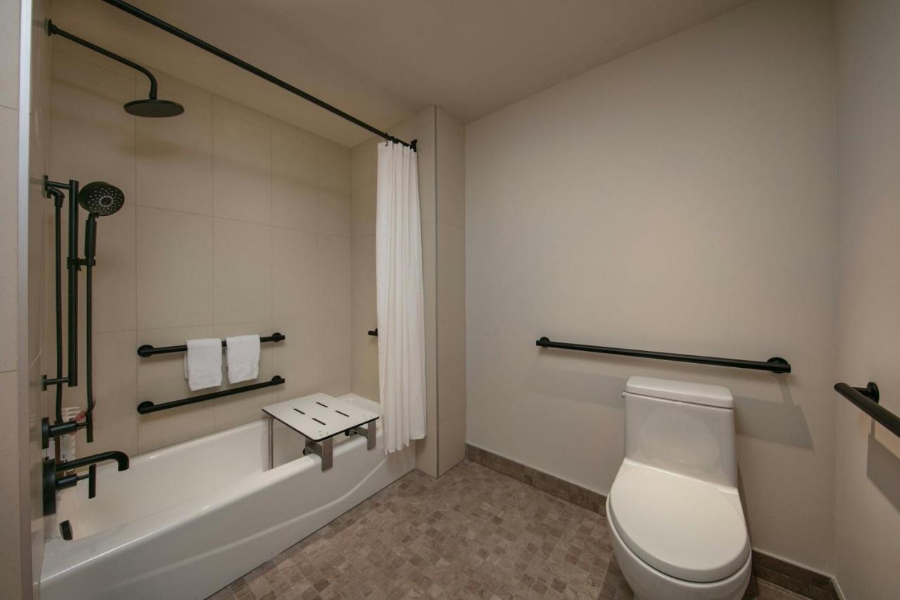  | AC Hotel by Marriott Downtown Los Angeles