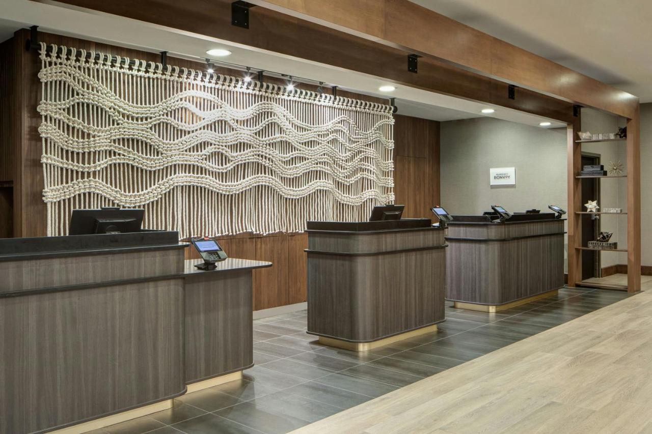| Courtyard by Marriott Chicago Downtown River North