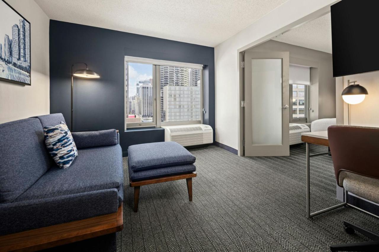 | Courtyard by Marriott Chicago Downtown River North