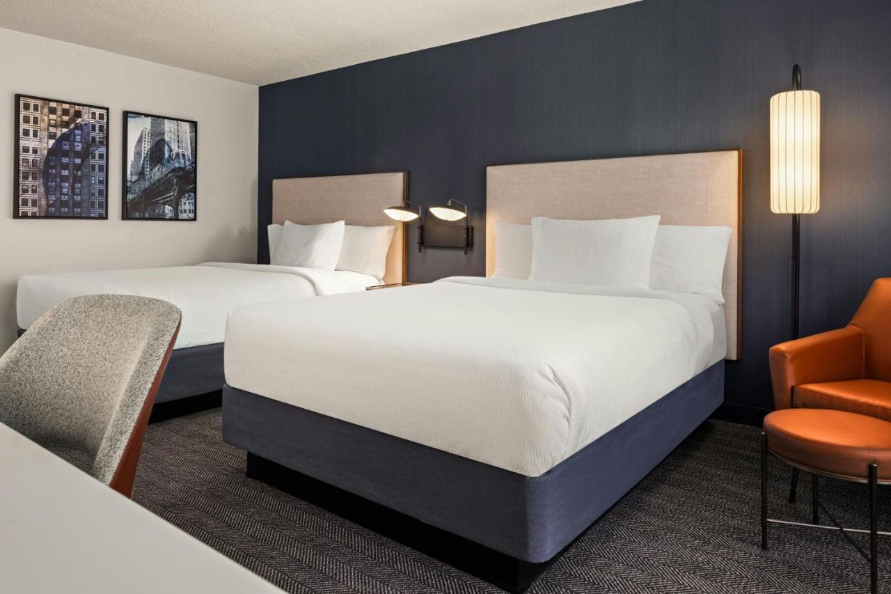 | Courtyard by Marriott Chicago Downtown River North