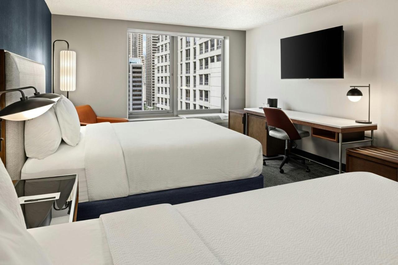 | Courtyard by Marriott Chicago Downtown River North