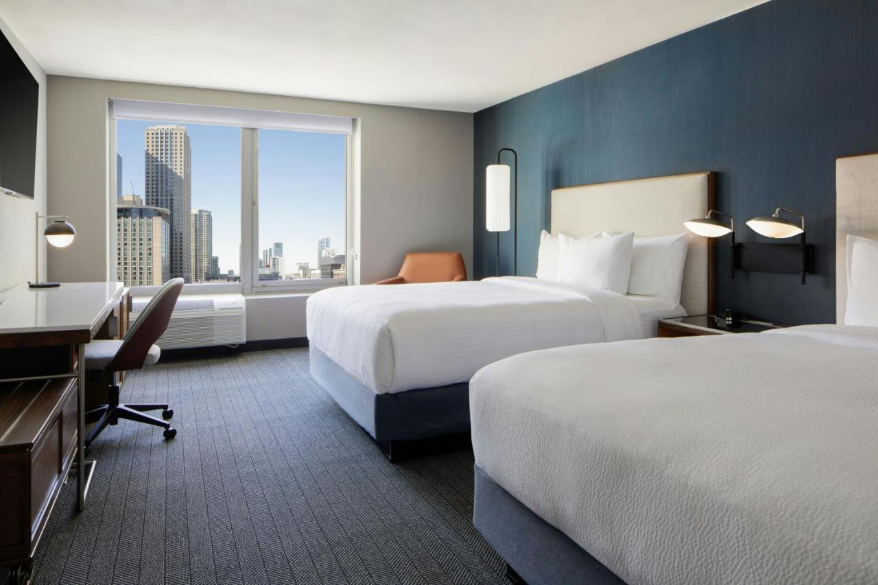 | Courtyard by Marriott Chicago Downtown River North