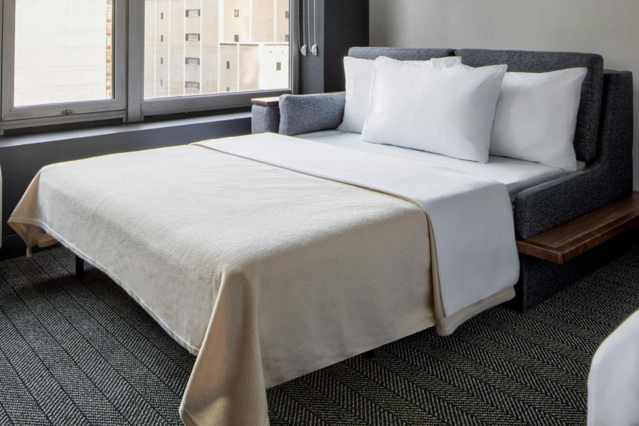 | Courtyard by Marriott Chicago Downtown River North