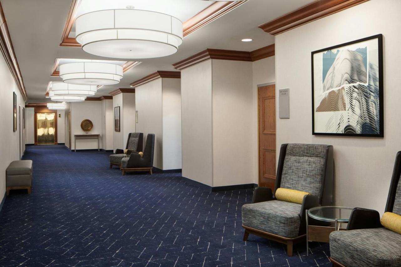  | Courtyard by Marriott Chicago Downtown River North