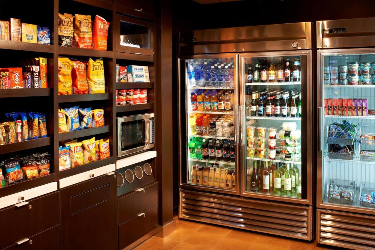 | Courtyard by Marriott Chicago Downtown River North