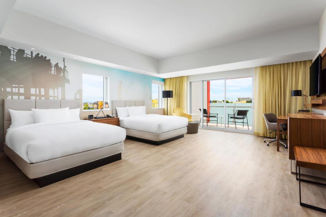 | Courtyard by Marriott Santa Monica