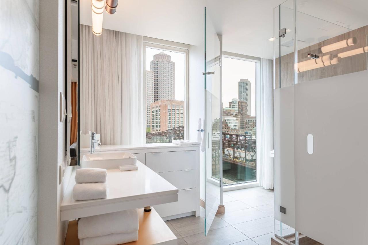 King Coveted Corner Room - City View at The Envoy Hotel, Autograph Collection